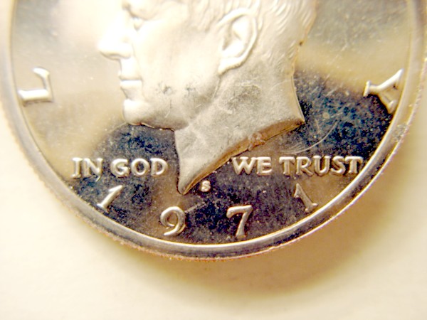 1971-S-Proof-Kennedy-Half--What's-Going-On-By-The-Rim?